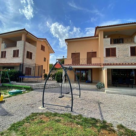 Apartments For Families With Children Silo, Krk - 18685 المظهر الخارجي الصورة