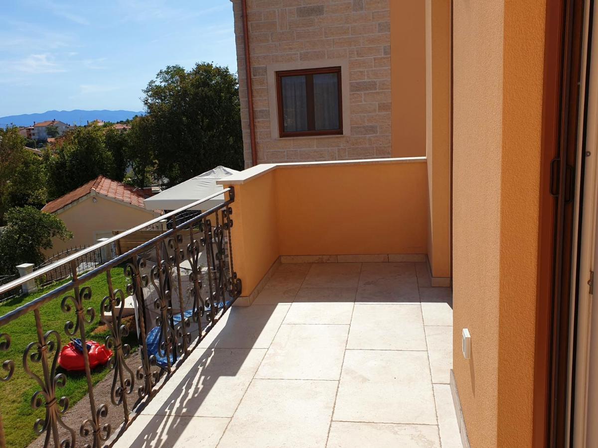 Apartments For Families With Children Silo, Krk - 18685 المظهر الخارجي الصورة